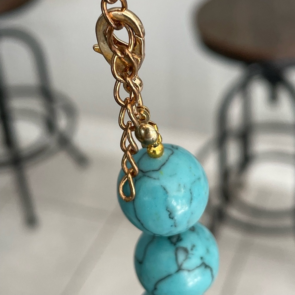 Beautiful chunky gold and turquoise colored beads - Picture 4 of 4